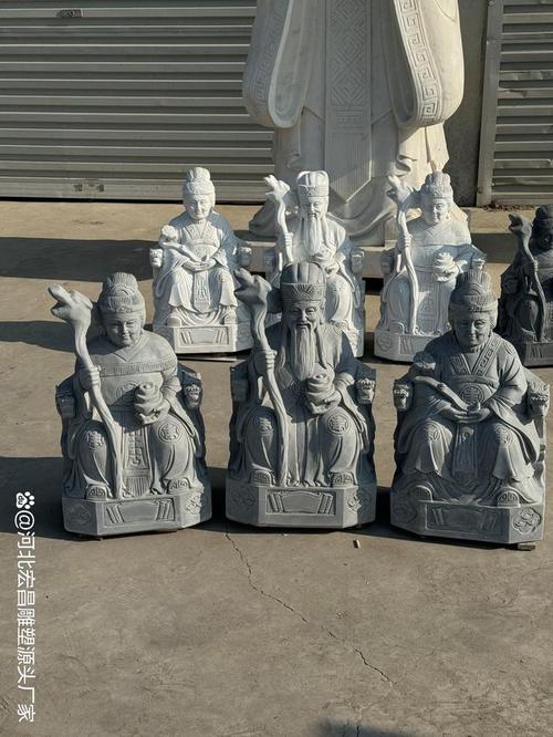 石雕土地公 青石为载体，承载民间信仰与财富祈愿